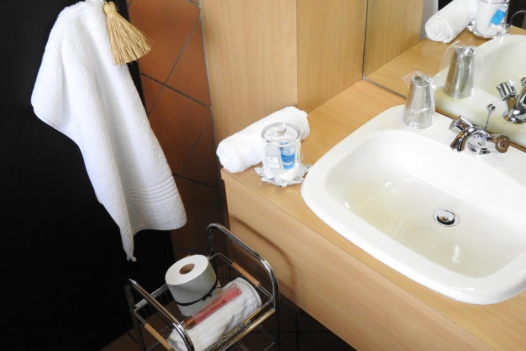 Willow Place Guest House Midrand Bagian luar foto