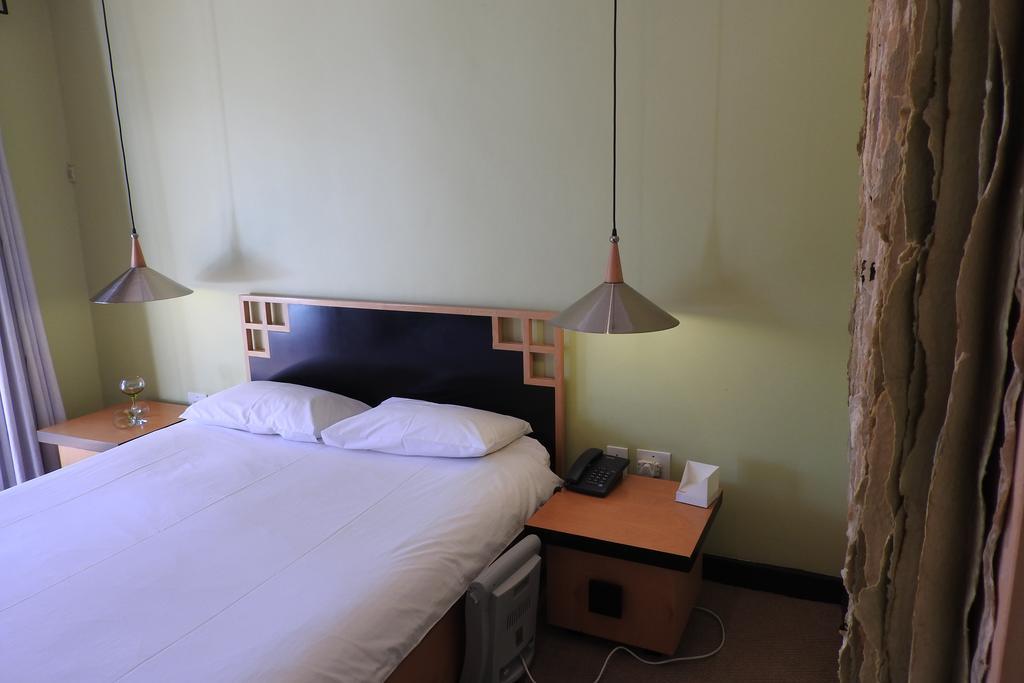 Willow Place Guest House Midrand Bagian luar foto
